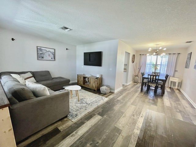 5 of 20 - 3185 Capri Road, Palm Beach Gardens, FL