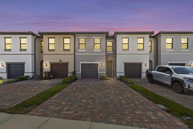 1 of 32 - 4828 Chantilly Road, Lake Worth, FL