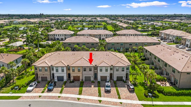 2 of 32 - 4828 Chantilly Road, Lake Worth, FL