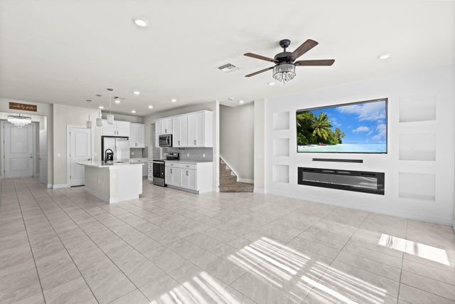 3 of 32 - 4828 Chantilly Road, Lake Worth, FL