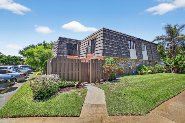 4 of 64 - 1590 Forest Lakes Circle #b, West Palm Beach, FL