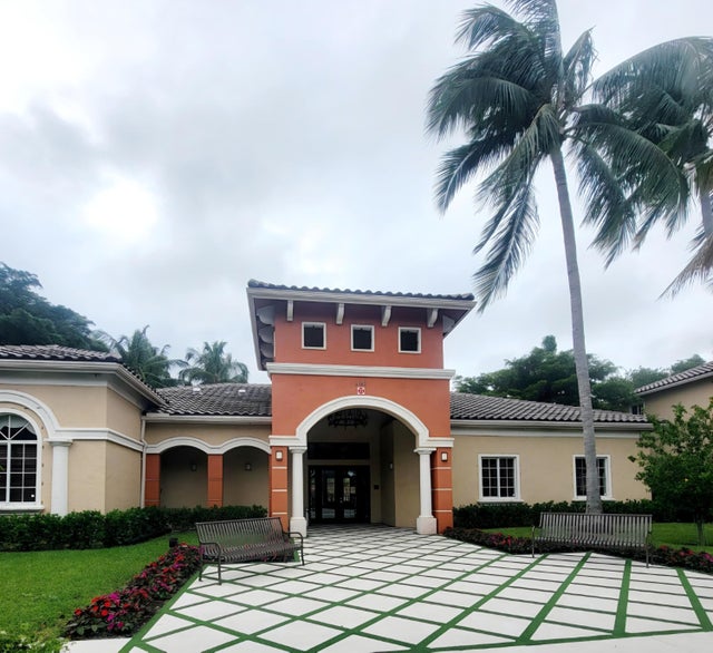 2 of 25 - 4175 N N Haverhill Road #907, West Palm Beach, FL