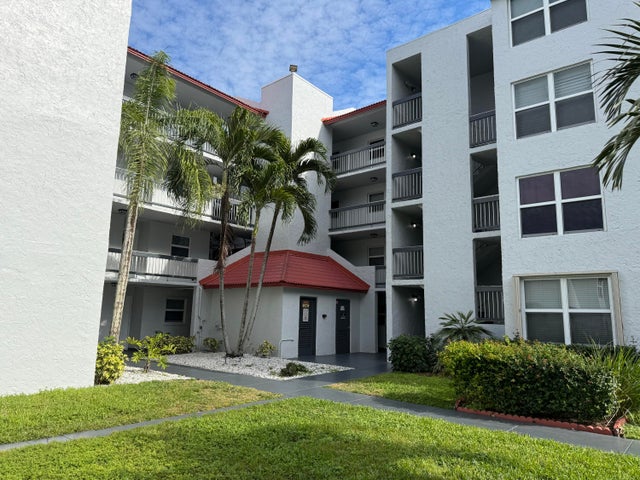1 of 12 - 9411 Evergreen Place #102, Davie, FL
