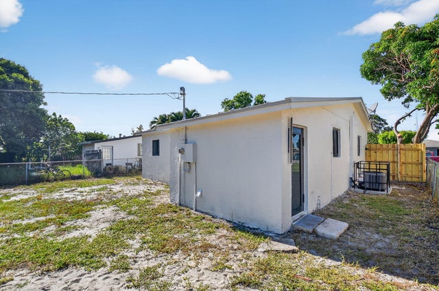 3 of 30 - 534 W Martin Luther King Jr Boulevard, Boynton Beach, FL