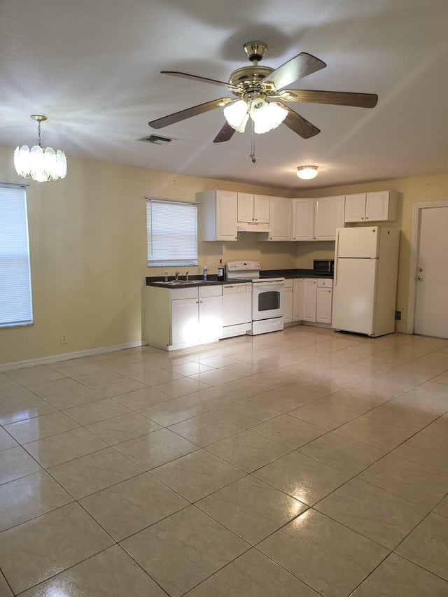 3 of 12 - 1400 E Ac Evans Street, Riviera Beach, FL