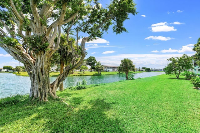 2 of 32 - 354 Chatham R, West Palm Beach, FL