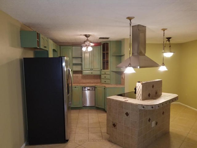 1 of 7 - 5725 Fernley Drive E #7, West Palm Beach, FL