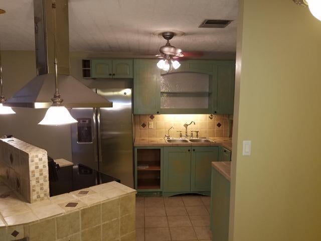 3 of 7 - 5725 Fernley Drive E #7, West Palm Beach, FL