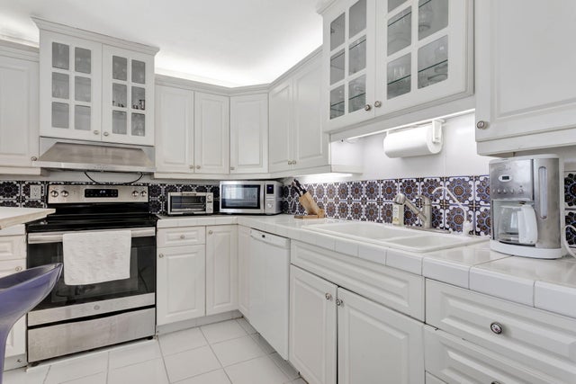 2 of 39 - 1732 Bridgewood Drive, Boca Raton, FL