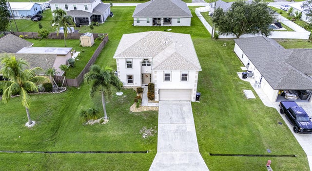 3 of 47 - 2025 Sw Capeador Street, Port Saint Lucie, FL