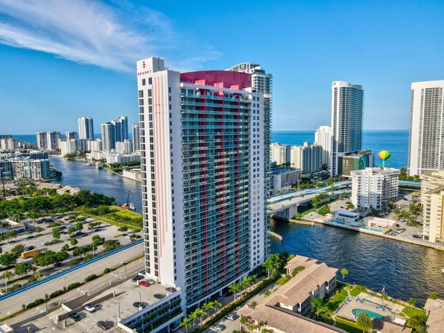 2602 E Hallandale Beach Boulevard #r2210, Hallandale Beach