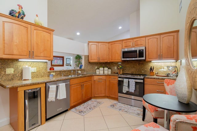1 of 33 - 115 Ramblewood Circle, Royal Palm Beach, FL