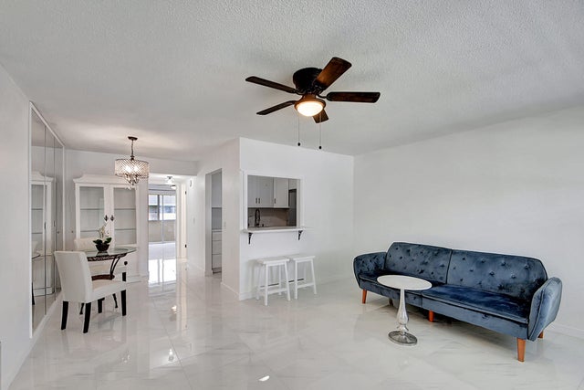 4 of 79 - 326 Camden N, West Palm Beach, FL