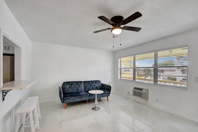 5 of 79 - 326 Camden N, West Palm Beach, FL