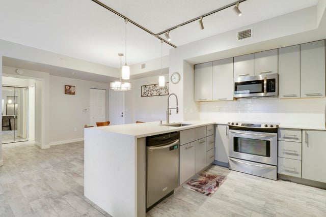 1 of 48 - 720 S Sapodilla Avenue #208, West Palm Beach, FL