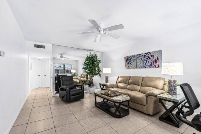 3240 Lake Osborne Drive #205, Lake Worth Beach