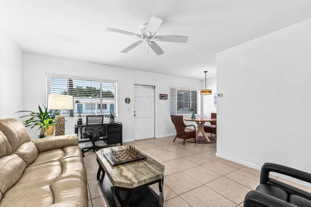 5 of 40 - 3240 Lake Osborne Drive #205, Lake Worth Beach, FL