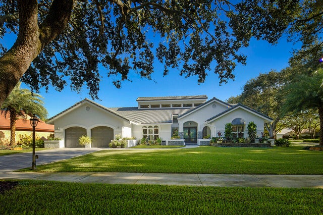 2155 Rabbit Hollowe Circle, Delray Beach