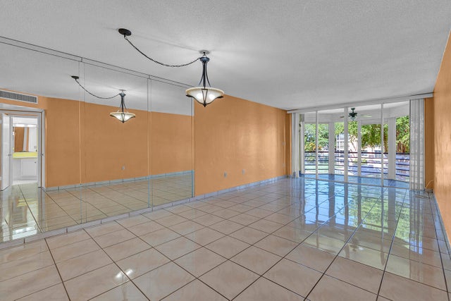 5 of 31 - 1301 Ne 191st Street #f307, Miami, FL