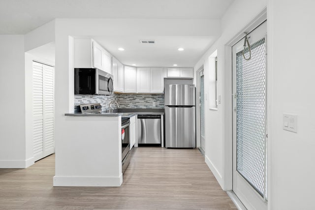 4 of 27 - 2191 Ne 1st Court #104, Boynton Beach, FL