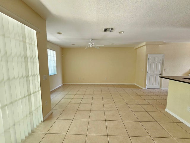 4 of 28 - 6282 S Military Trail #705, Lake Worth, FL
