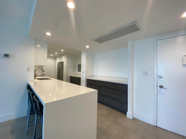 4 of 36 - 5401 Collins Avenue #620, Miami Beach, FL