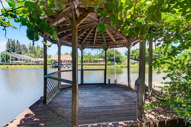 1 of 83 - 420 Santa Fe Road, West Palm Beach, FL