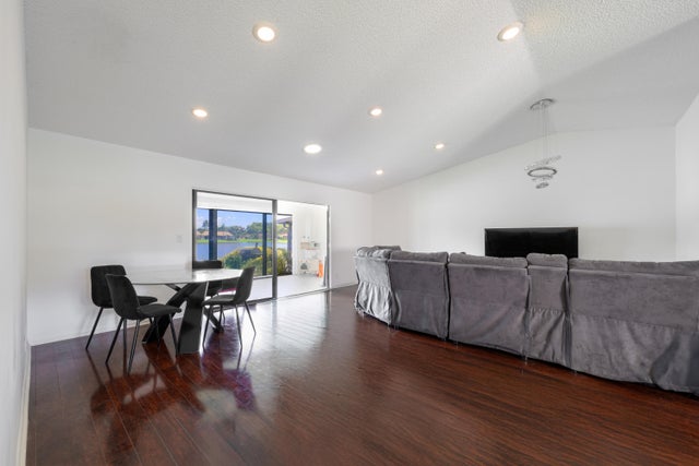 5 of 17 - 17 Mayfair Lane, Boynton Beach, FL