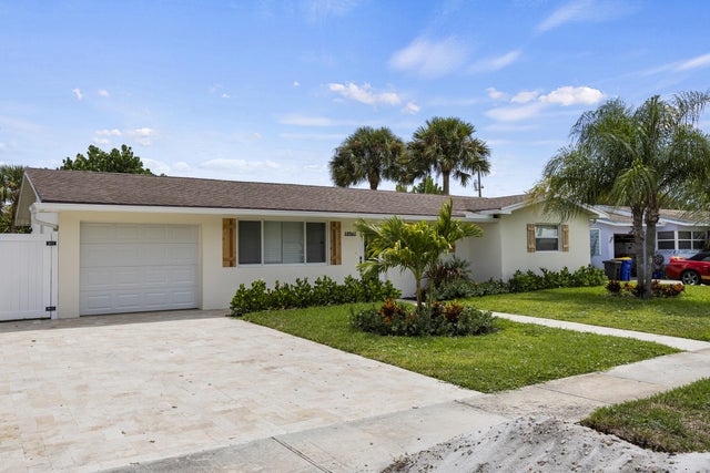2 of 32 - 18965 Se Southgate Drive, Tequesta, FL