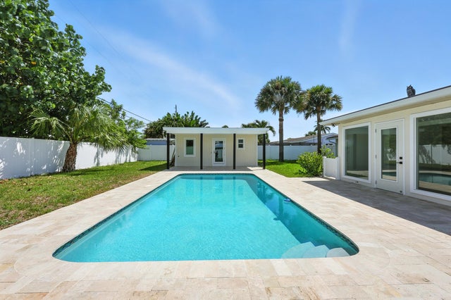 3 of 32 - 18965 Se Southgate Drive, Tequesta, FL