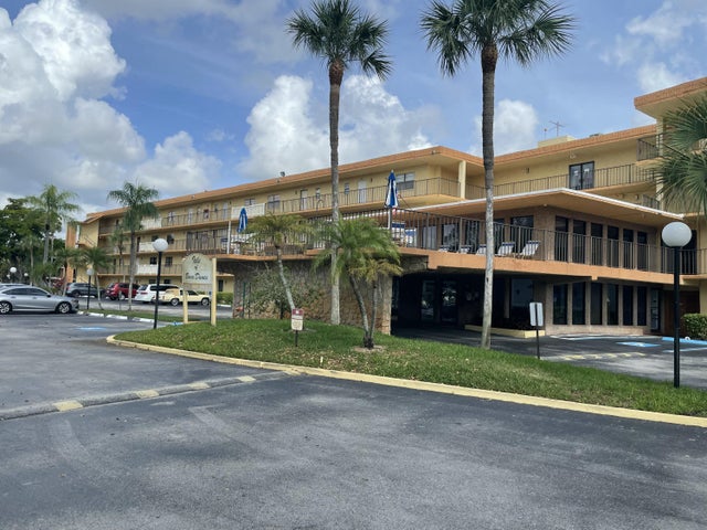 2 of 17 - 9273 Sw 8th Street #117, Boca Raton, FL