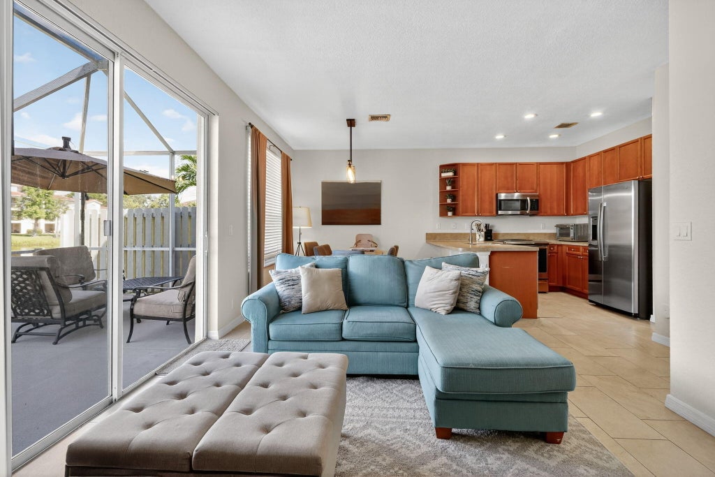 4451 Lake Lucerne Cir, West Palm Beach