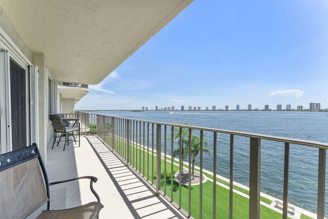 5 of 21 - 801 Lake Shore Drive #505, Lake Park, FL