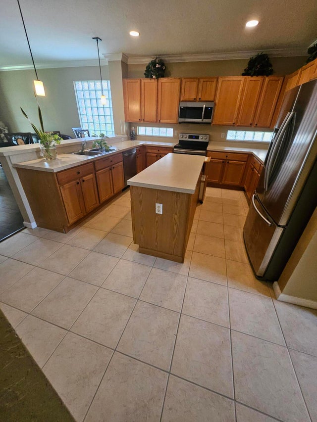 4 of 13 - 421 Gazetta Way, West Palm Beach, FL