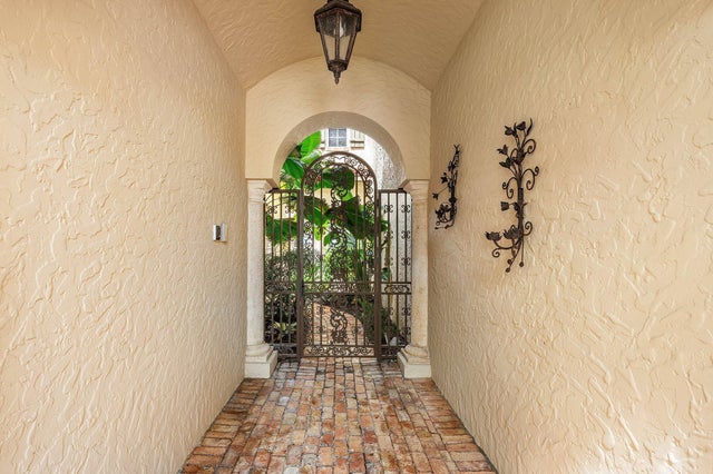 4 of 37 - 256 Venetian Drive, Delray Beach, FL
