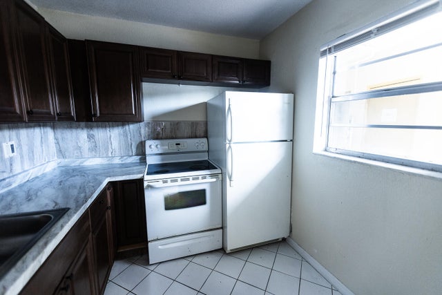 4 of 19 - 5161 W Oakland Park Boulevard #106, Lauderdale Lakes, FL