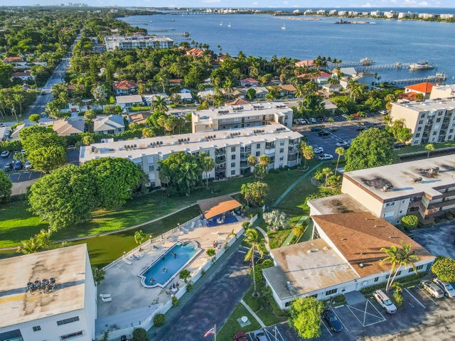 2 of 30 - 890 N Federal Highway #403, Lantana, FL