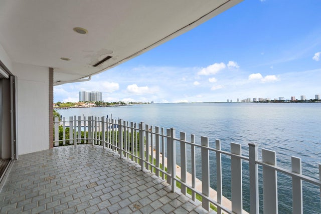 2 of 47 - 371 Wilma Circle #5, Riviera Beach, FL