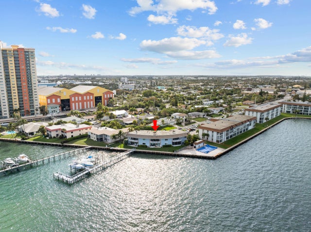 3 of 47 - 371 Wilma Circle #5, Riviera Beach, FL