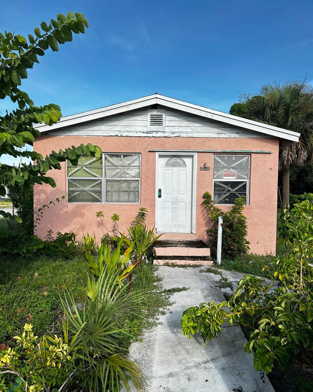 1 of 19 - 1601 N 17th Street, Fort Pierce, FL