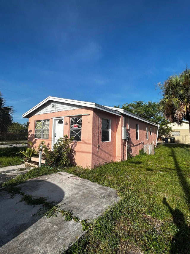 3 of 19 - 1601 N 17th Street, Fort Pierce, FL