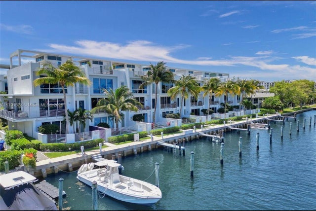 2743 Ne 1 Street, Pompano Beach