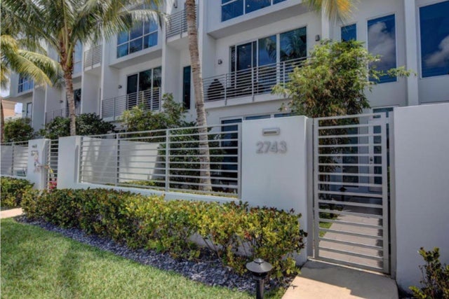 3 of 19 - 2743 Ne 1 Street, Pompano Beach, FL