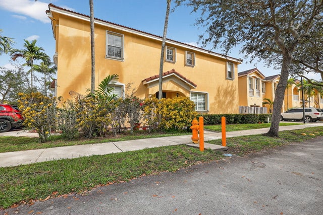 4 of 48 - 913 Sw 151 Place, Miami, FL
