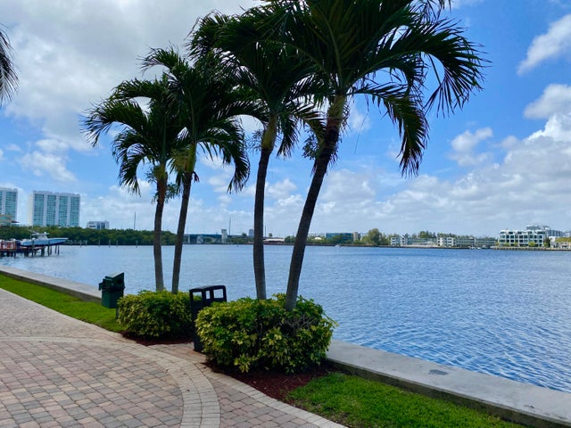 4 of 23 - 17125 N Bay Road Road #3310, Sunny Isles Beach, FL
