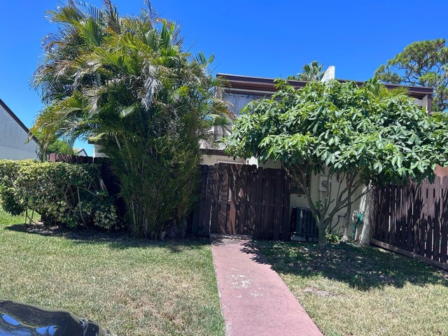 1871 Abbey Road #19a, West Palm Beach