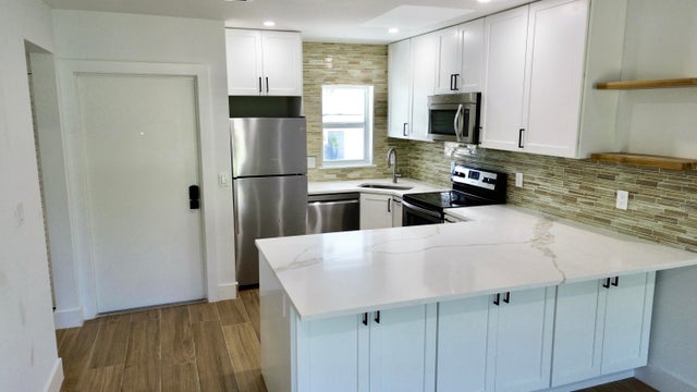 3 of 19 - 6100 Ne 7th Avenue #17, Boca Raton, FL