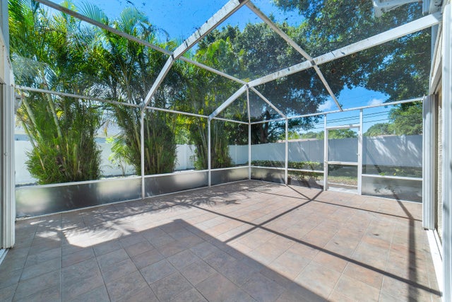 4 of 28 - 1536 N Lawnwood Circle #3, Fort Pierce, FL