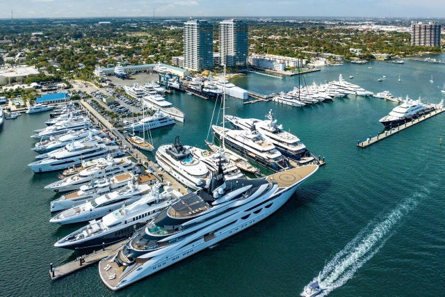 4 of 52 - 3940 N Flagler Drive #401, West Palm Beach, FL
