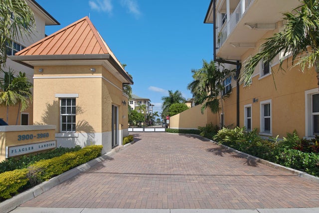 5 of 52 - 3940 N Flagler Drive #401, West Palm Beach, FL